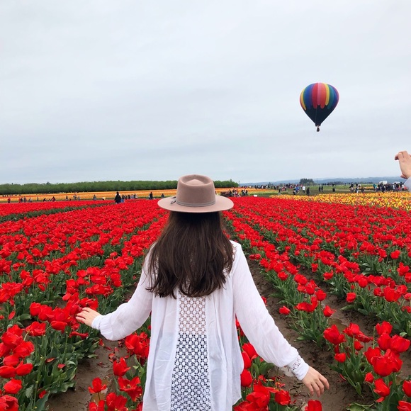 🌷Meet the Posher🌷Posh Ambassador🌷 - Picture 2 of 6